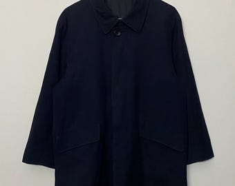 Loro Piana x D’Urban Navy Mac Jacke - Italienischer Stoff im minimalistischen Stil (Größe S)