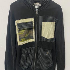 Sudadera con capucha y múltiples bolsillos estilo patchwork – Moda japonesa desgastada de archivo