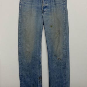 Vintage 90s Levi’s 501 Made in USA Jeans W32 L32 Factory Code 520, Natural Faded Light Wash Denim Button Fly Straight Leg Authentic 501s