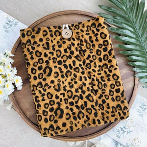Quilted leopard print Kindle Sleeve | Case For Various Kindles | Handmade Kindle Case  | Padded Kindle Sleeve | kindle cover kindle 11th