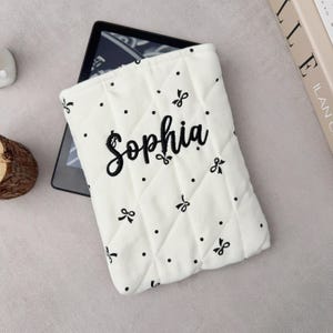 Personalized Kindle Sleeve – Custom Name Quilted E-Reader Cover – Embroidered Gift for Book Lovers, Women & Teens
