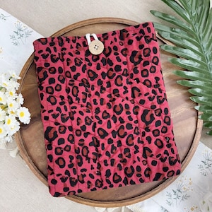 Quilted leopard print Kindle Sleeve | Case For Various Kindles | Handmade Kindle Case  | Padded Kindle Sleeve | kindle cover kindle 11th