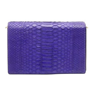 Nuova pochette da donna in vera pelle di pitone viola con tracolla a catena.