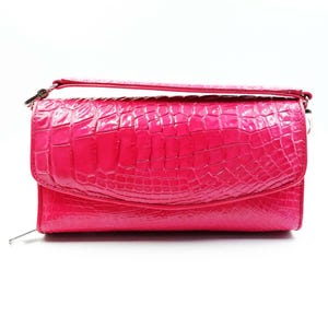 Nova bolsa carteira feminina de couro de jacaré rosa real e fresco com três dobras.