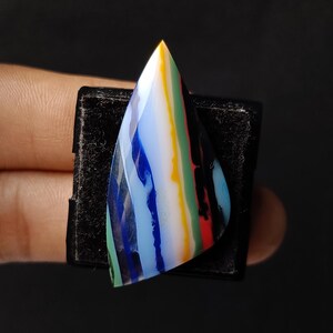 Surfite Cabochon  – Rare, Colorful Gemstones from Recycled Surfboards&quot;