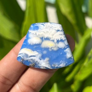 Natürliche Plume Achat Doublette blau weiße Wolke Muster Cabochons verschiedene Formen für die Schmuckherstellung