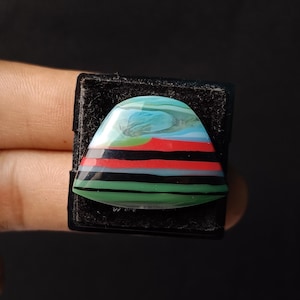 Surfite Cabochon  – Rare, Colorful Gemstones from Recycled Surfboards&quot;