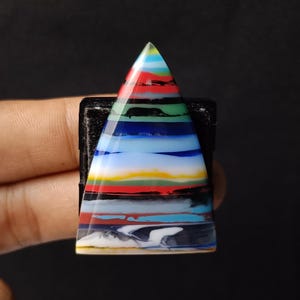 Surfite Cabochon  – Rare, Colorful Gemstones from Recycled Surfboards&quot;