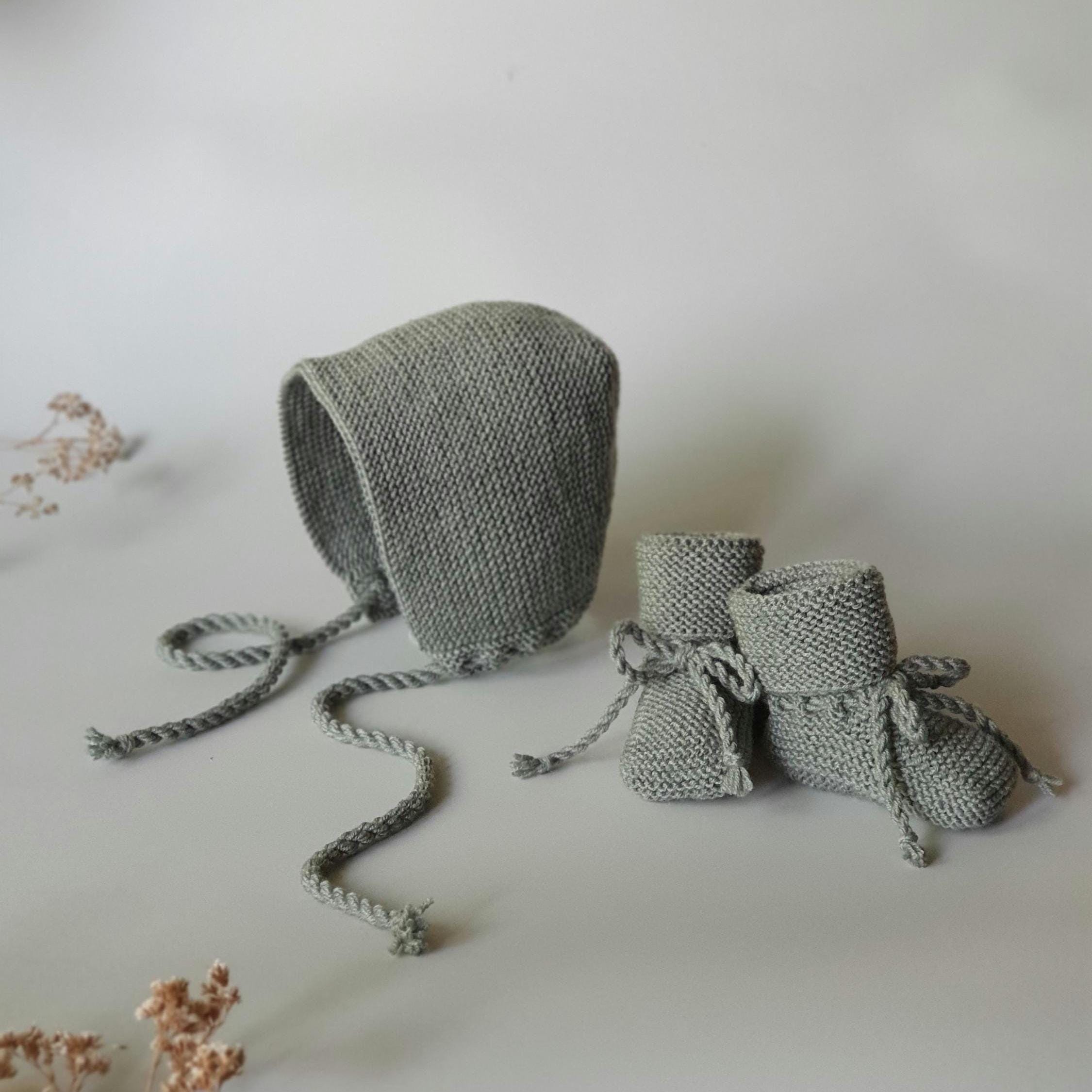 Hand-Knitted Baby Booties and Bonnet Set - Merino Wool - Sage Green - Newborn gift