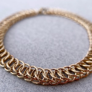 Bracelet en cotte de mailles en laiton, motif persan plat, chaîne à maillons soudés