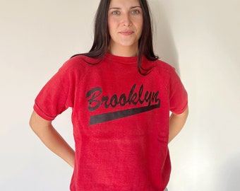 Vintage Sweatshirt | BROOKLYN New York Short Sleeve Raglan Pullover Top Shirt Sweater Red 70’s 80’s | Size M