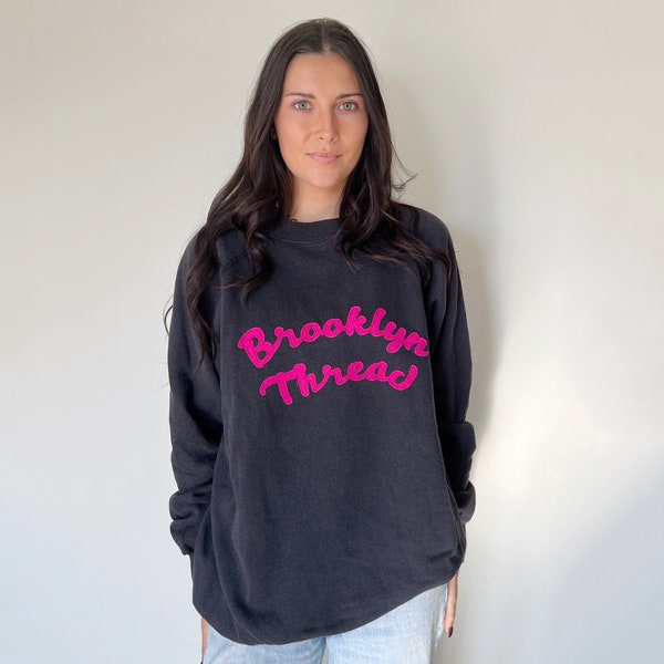 Vintage Sweatshirt | BROOKLYNTHREAD Raglan Pullover Sweatshirt Sweater Top Shirt College University Surfer 70s 80s Black Pink | Size L