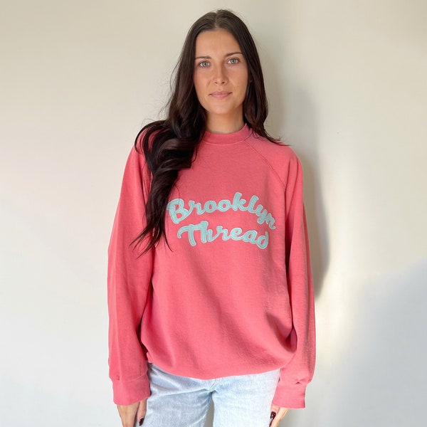 Vintage Sweatshirt | BROOKLYNTHREAD Raglan Pullover Sweatshirt Sweater Top Shirt College University Peach Blue 70s 80s | Size L