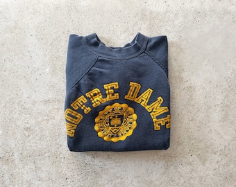 Vintage Sweatshirt | NOTRE DAME University College Short Sleeve Raglan Pullover Top Shirt Sweater Graphic Tee 70’s Blue | Size S/M