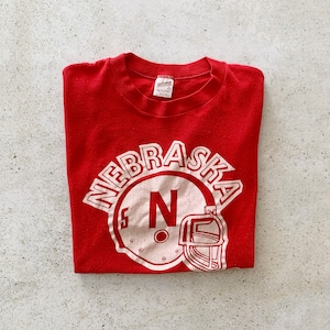 Vintage T-Shirt | NEBRASKA CORNHUSKERS Football Pullover Shirt 80’s Faded Red White | Size M