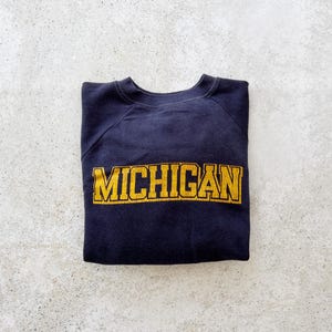Vintage Sweatshirt | MICHIGAN Raglan Pullover Top Shirt Sweater University College 70&#39;s Navy Blue Yellow | Size S/M