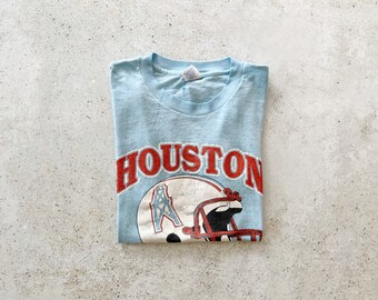 Vintage T-Shirt | HOUSTON OILERS Football Sports Texas Graphic Tee Top Shirt Pullover Streetwear Thrashed Distressed 70’s 80’s | Size M