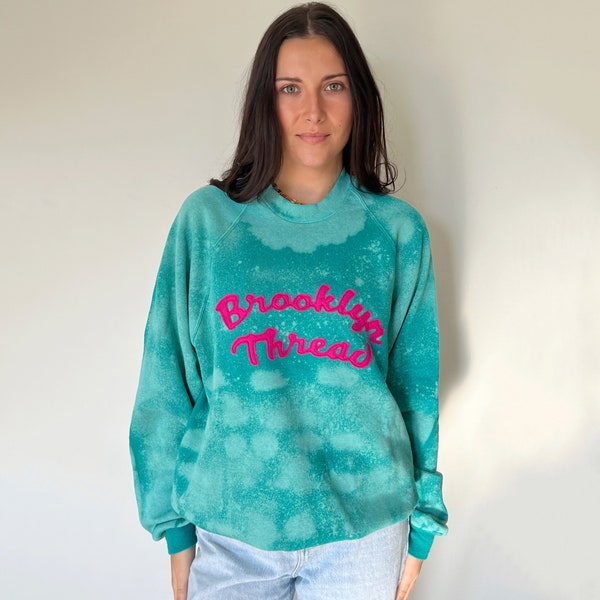 Vintage Sweatshirt | BROOKLYNTHREAD Raglan Pullover Sweatshirt Sweater Top Shirt College University 70s 80s Bleach Dye Teal Pink  | Size L