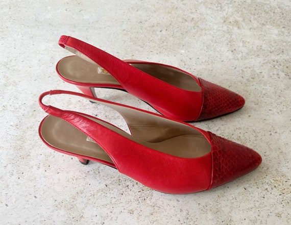 1950's Red Lizard Skin 6M Slingback Pumps and Structured Handle Top Pu –  Standpipe Antiques