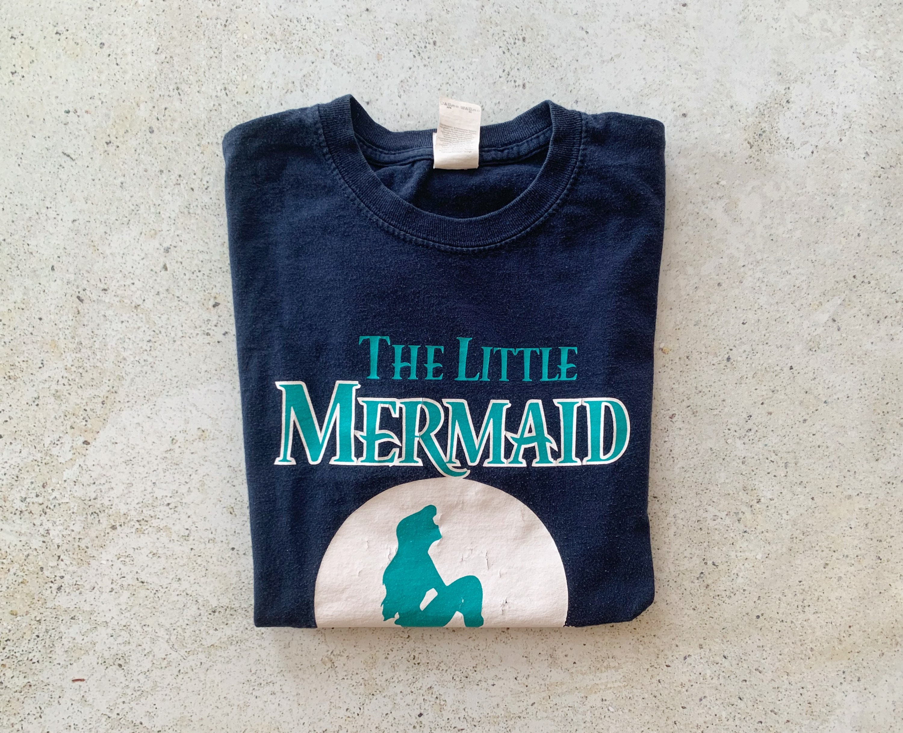 Kleding Meisjeskleding Tops & T-shirts T-shirts T-shirts met print Vintage 1990s Girls The Little Mermaid Tshirt Disney Character Fashions All Over Print Single Stitch Youth Size Small Made in USA 