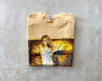 Vintage T-Shirt | TAYLOR SWIFT Tour Singer Rock Band Concert Music Country Pop Y2K Shirt Top Pullover Yellow | Size S