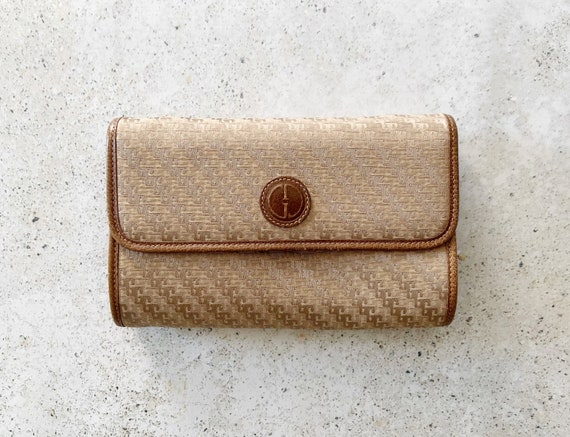 Gucci Pink Guccissima Leather Signature Wrist Wallet on Chain Pochette Bag  - Yoogi's Closet