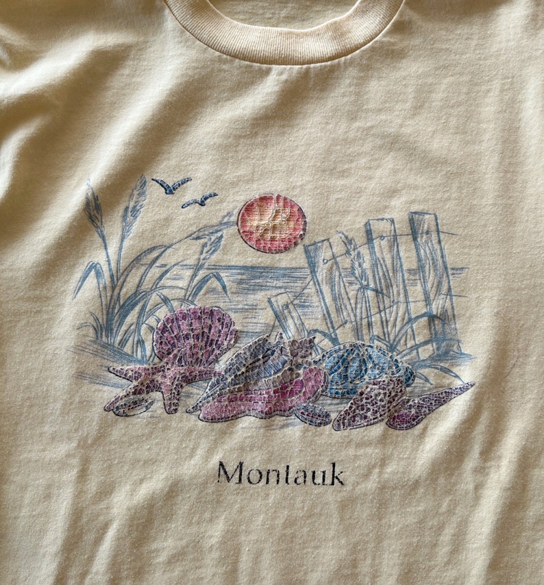 Vintage T-Shirt MONTAUK Long Island NY Beach Coastal Surf Nautical Graphic Tee Yellow 70s 80s Size M image 3