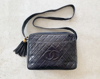 Vintage Bag | CHANEL CC Logo Quilted Camera Shoulder Bag Purse Lambskin Leather 80’s 90’s Navy Blue Gold