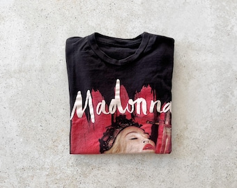 Vintage T-Shirt | MADONNA Rebel Heart Tour Singer Rock Band Concert Music Grunge Pop Y2K Shirt Top Pullover Black | Size S/M