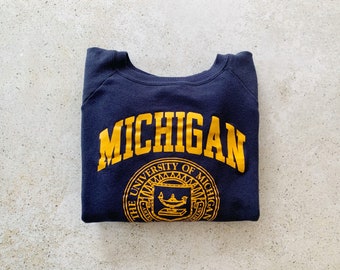 Vintage Sweatshirt | MICHIGAN College University Top Shirt Sweater Pullover Raglan 80’s 90’s Navy Blue Yellow | Size M