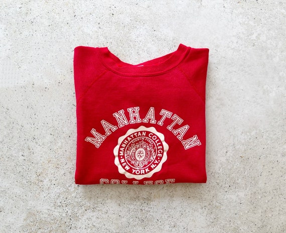 Vintage Sweatshirt MANHATTAN COLLEGE University New York Short
