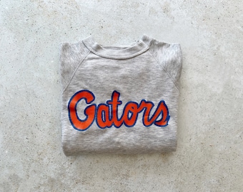Vintage Sweatshirt | FLORIDA GATORS Football Sports University College Raglan Pullover Top Shirt Sweater Gray Orange 80’s | Size M/L