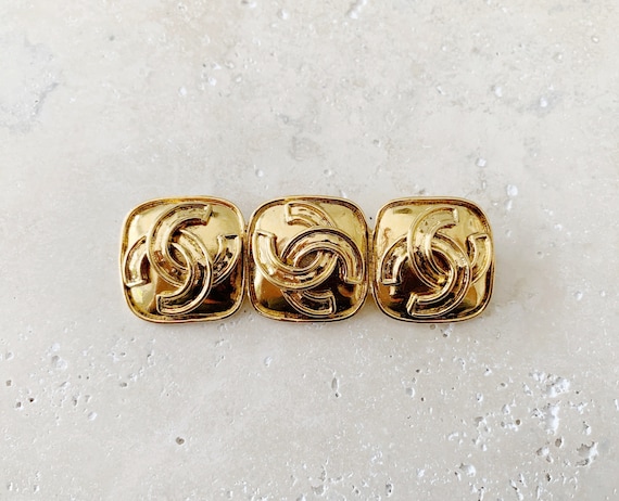 Chanel Rhinestone Brooch Pin Gold – AMORE Vintage Tokyo