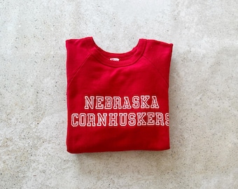 Vintage Sweatshirt | NEBRASKA CORNHUSKERS College University Raglan Pullover Top Shirt Sweater Red | Size S/M