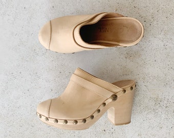 Vintage Shoes | CHANEL Leather Wood Clogs Logo 90’s Tan Beige Cream Natural Brass | Size 37 EU / 6 - 6.5 US