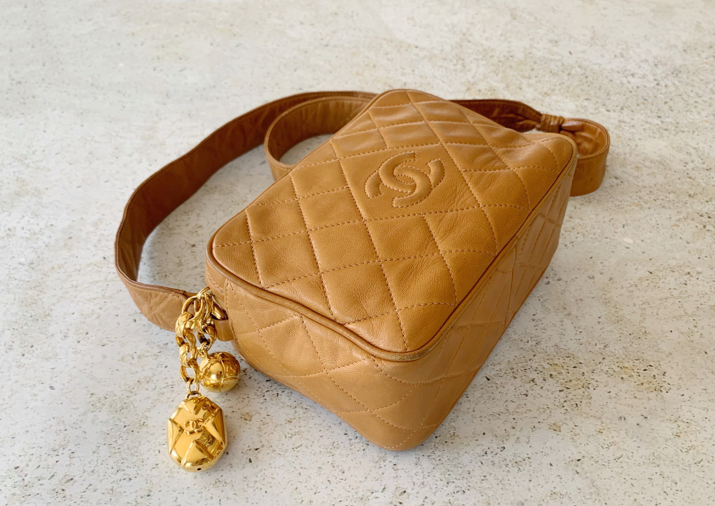 Vintage Bag CHANEL Quilted Camera Matelasse Shoulder Bag 80's Lambskin Leather Brown Tan Camel