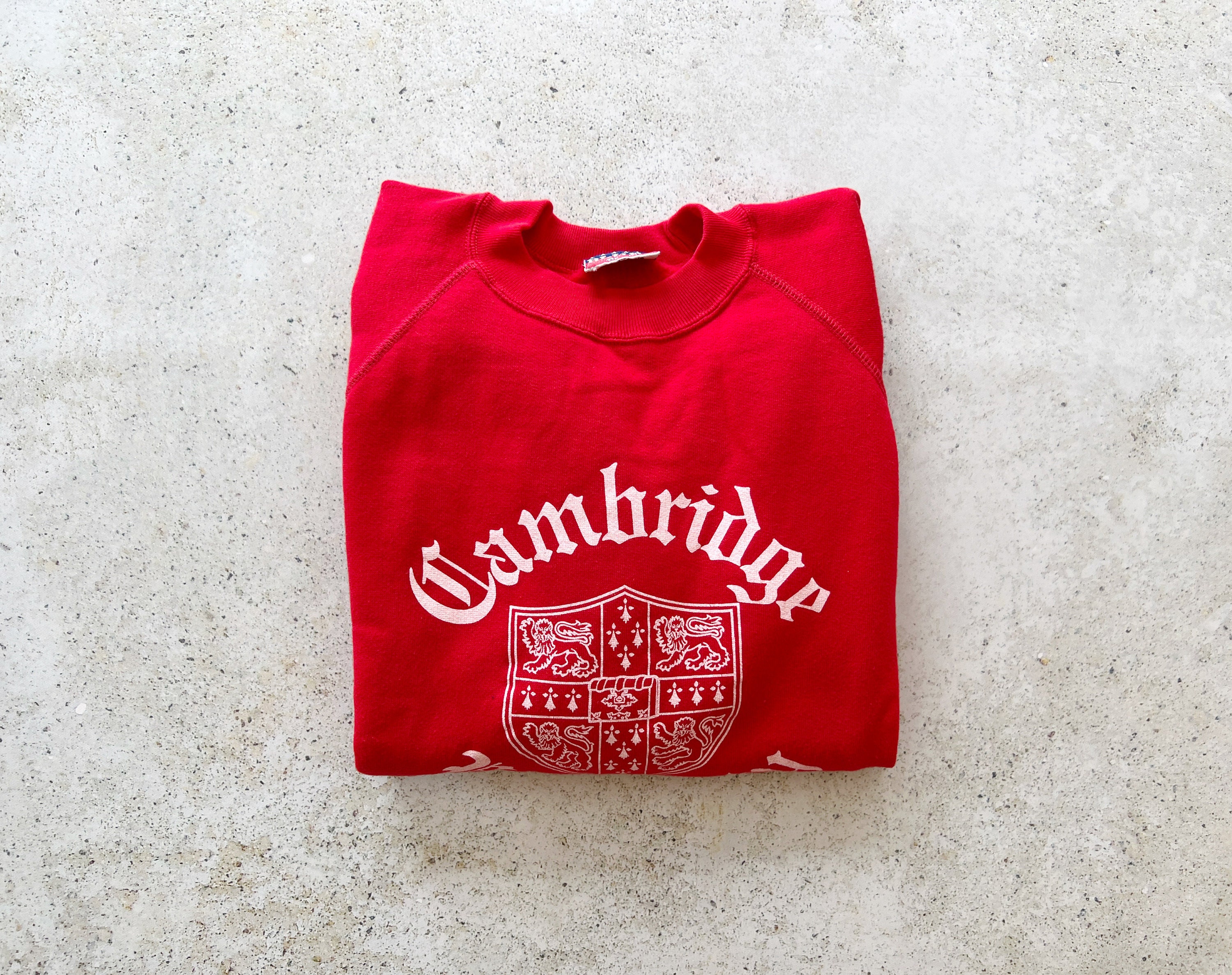 ★AMES-WORLDWIDE★LOGO TYPO RAGLAN SWEATSHIRT RED★正規品 LOGO TYPO RAGLAN SWEATSHIRT RED(AM2EFUM442A) - 감도 깊은