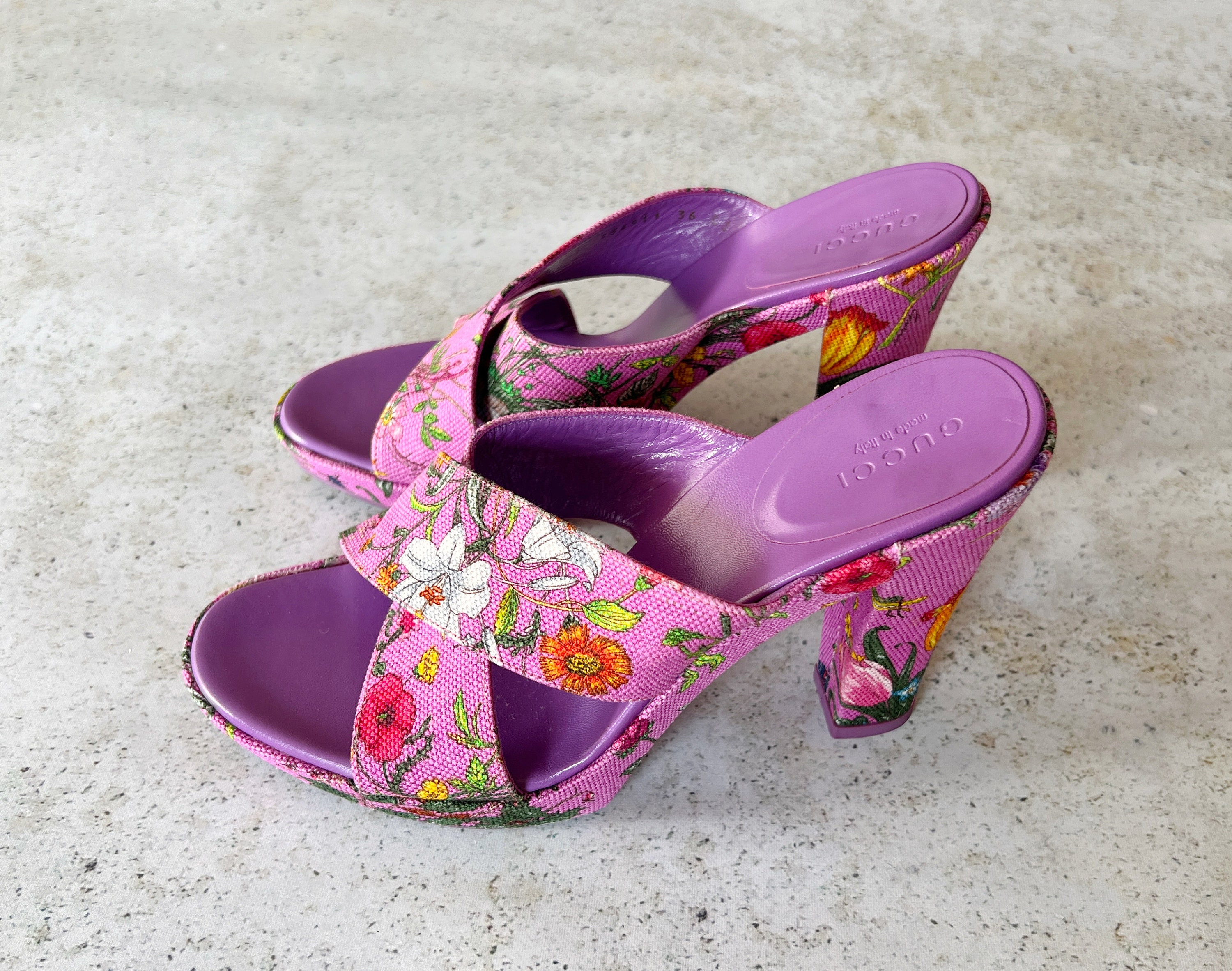 Vintage Shoes GUCCI Flora Floral Canvas Pumps Mules Slides Sandals Heels Boho Bohemian Purple 90s Size 36 EU 5.5 US