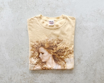 Vintage T-Shirt | TAYLOR SWIFT Fearless Tour Singer Rock Band Concert Music Country Pop Y2K Shirt Top Pullover Yellow | Size S