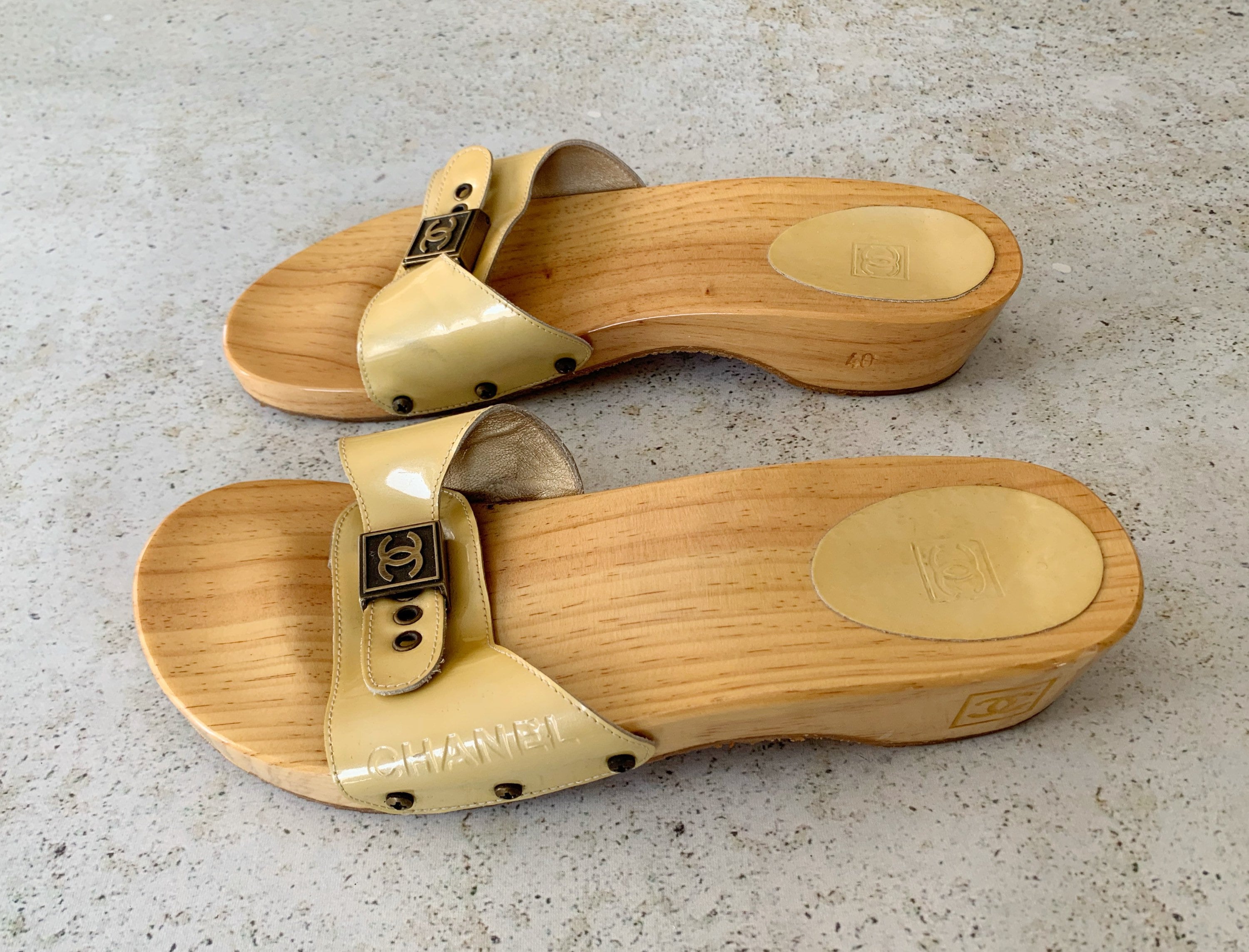 Vintage Shoes, CHANEL Clogs Mules Slides Sandals Patent Leather Logo  Yellow Beige Tan Neutral