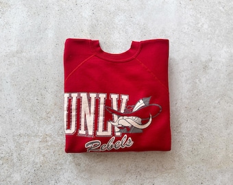 Vintage Sweatshirt | UNLV REBELS University College Las Vegas Nevada Raglan Pullover Top Shirt Sweater 80’s Red | Size M