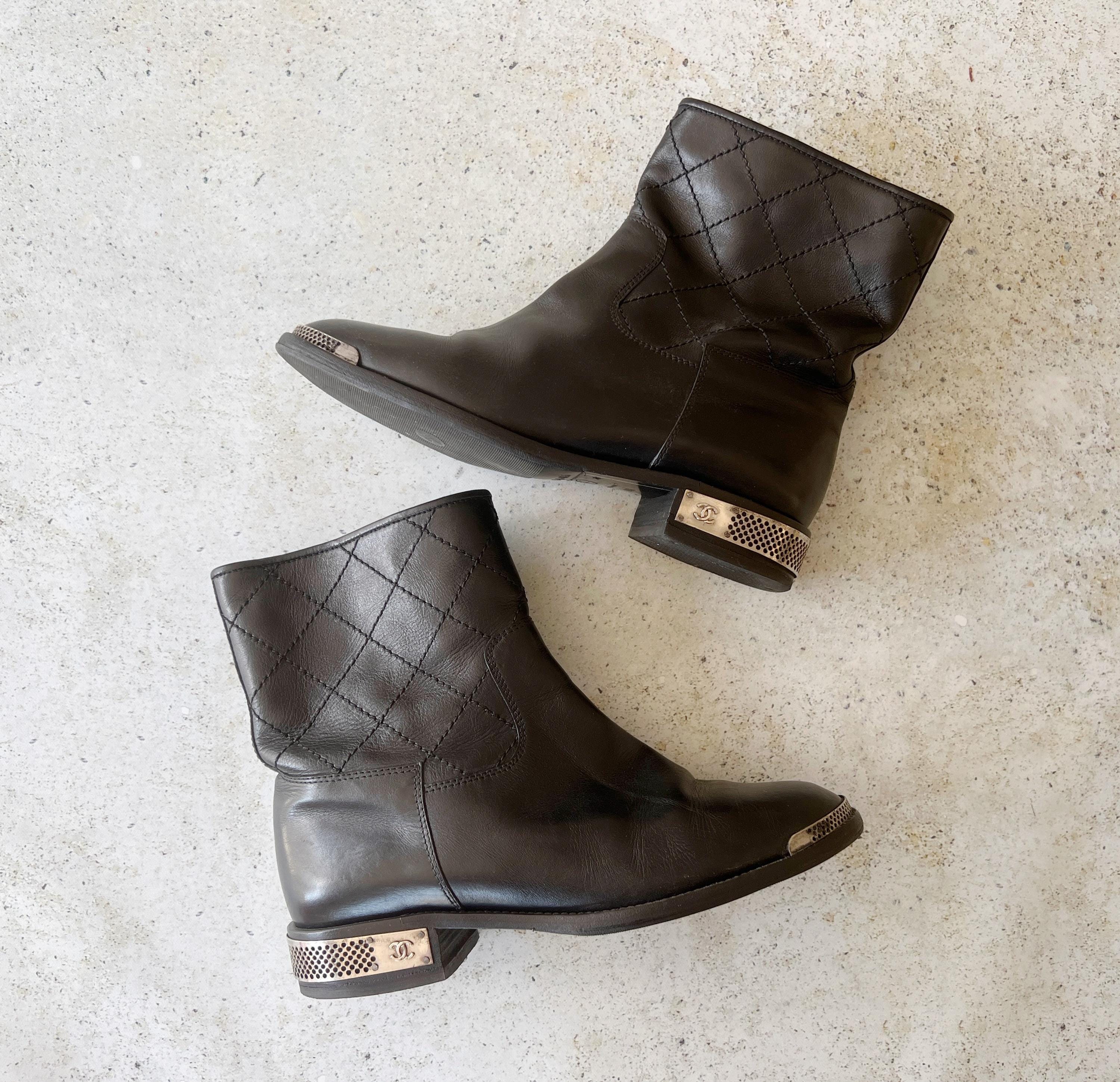 Vintage Shoes CHANEL Leather Quilted Matelasse Moto Boots Booties Black Silver Size 40.5 EU 9 9.5 US