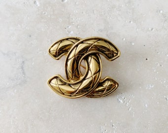Vintage Brooch | CHANEL CC Logo Monogram Quilted Brooch Pin Jewelry Gold 80's