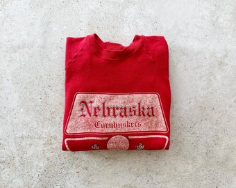 Vintage Sweatshirt | NEBRASKA CORNHUSKERS College University Raglan Pullover Top Shirt Sweater Red | Size M/L