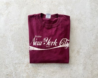 Vintage T-Shirt | NYC New York City Urban Tourist Streetwear Graphic Tee Top Shirt Pullover Red Burgundy | Size M