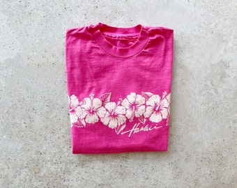 Vintage T-Shirt | HAWAII Graphic Tee Pullover Top Shirt Tropical Beach Coastal Ocean Pink | Size M/L