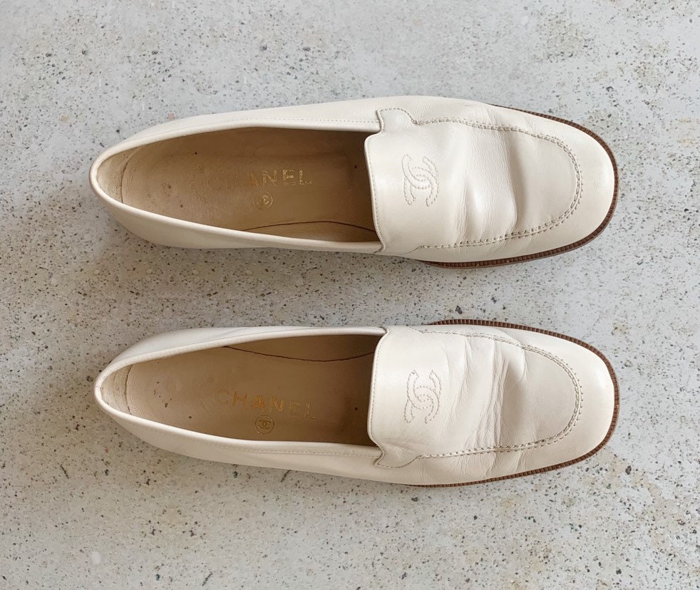 Vintage Shoes  CHANEL Loafers Slip-ons cc Bone Cream Leather