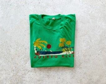 Vintage T-Shirt | PUERTO RICO Beach Ocean Surf Coastal Island Top Shirt Graphic Tee 80’s Green | Size M