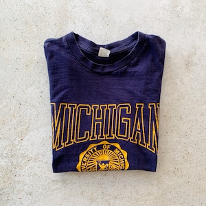 Vintage T-Shirt | MICHIGAN State College University Graphic Tee Top Shirt Pullover Navy Blue | Size M