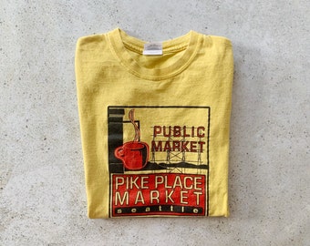 Vintage T-Shirt | SEATTLE Pike Place Market Top Shirt Pullover Graphic Tee Yellow | Size S